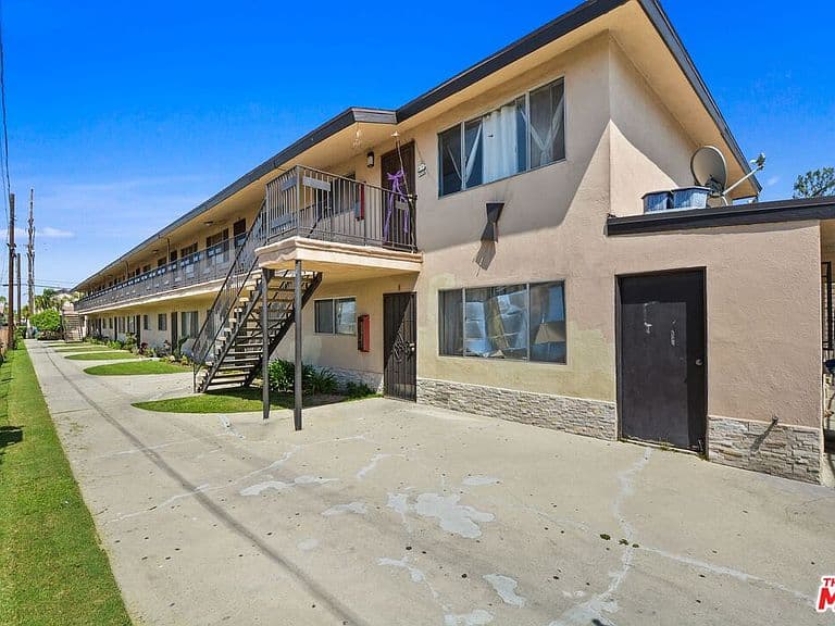 Listing photo 5