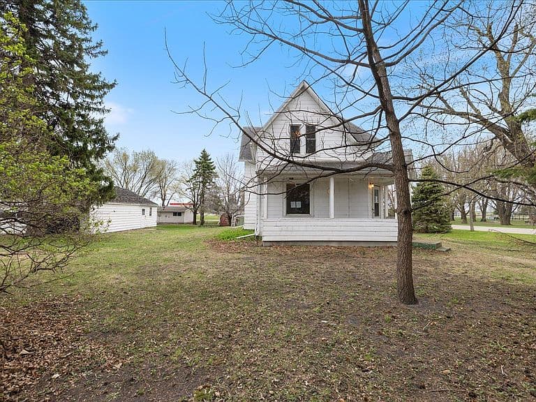 Listing photo 4