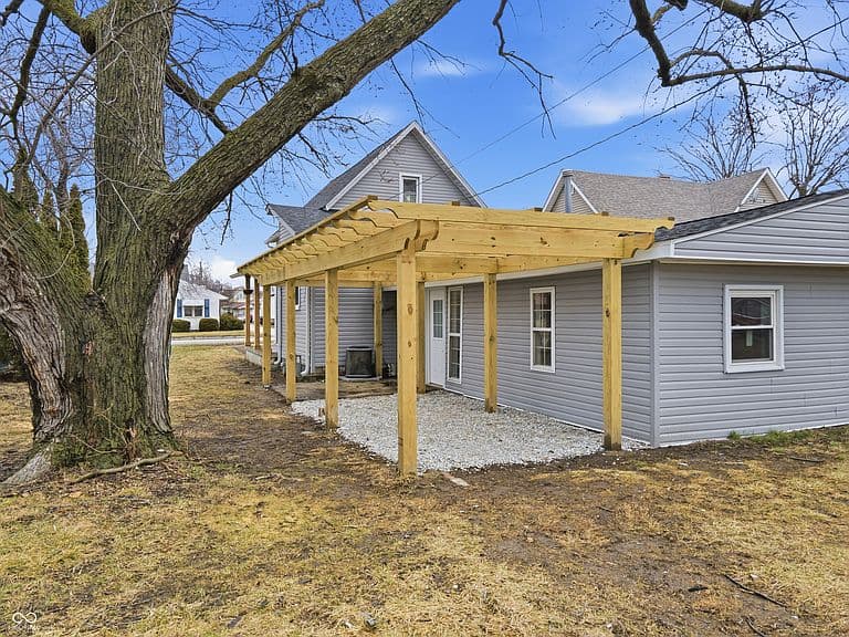 Listing photo 4