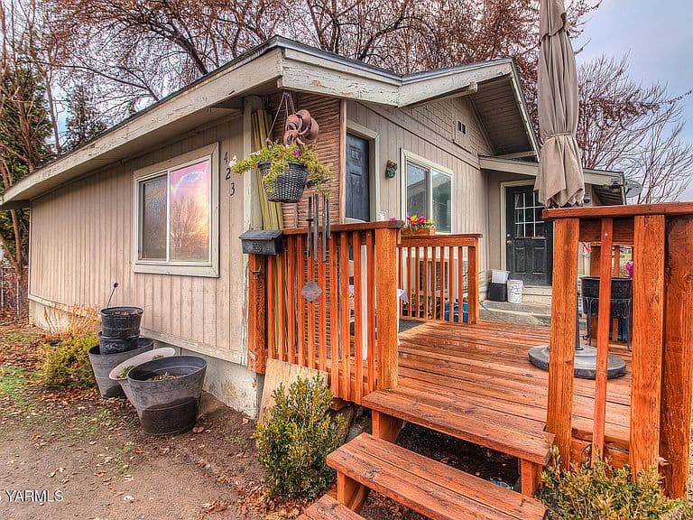 Listing photo 2