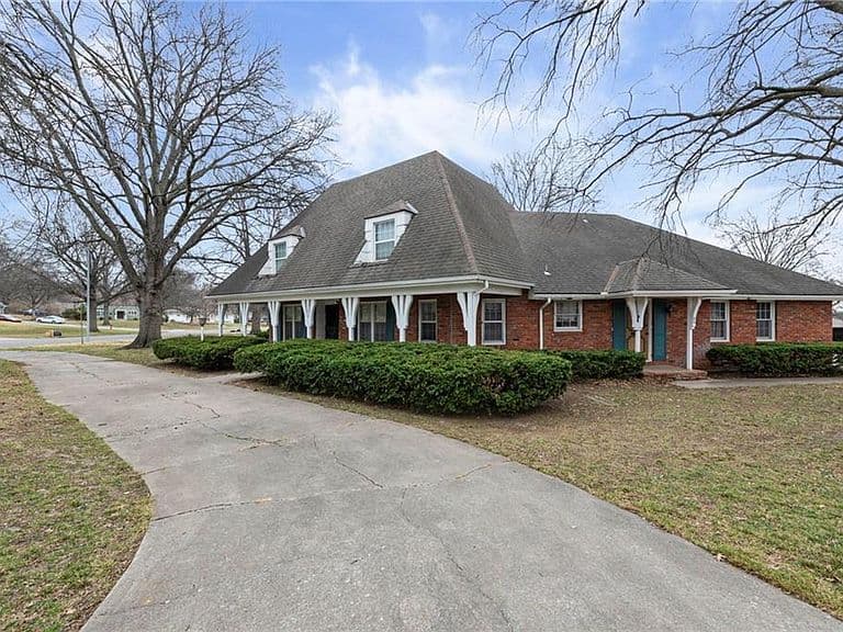 Listing photo 4