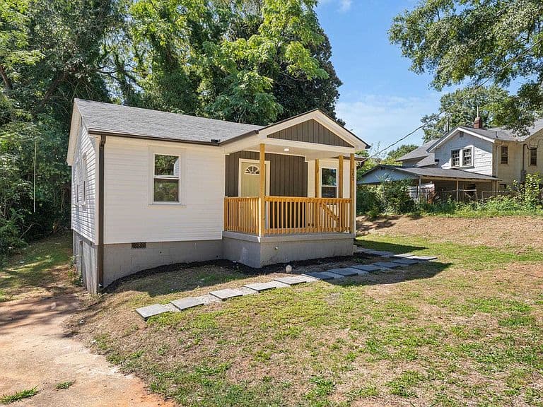Listing photo 3