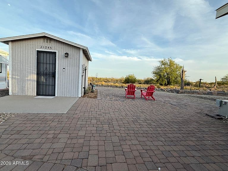 Listing photo 3