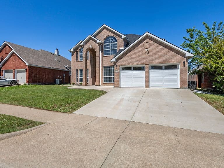 Listing photo 2