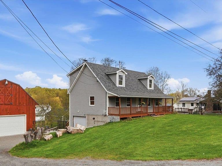 Listing photo 3