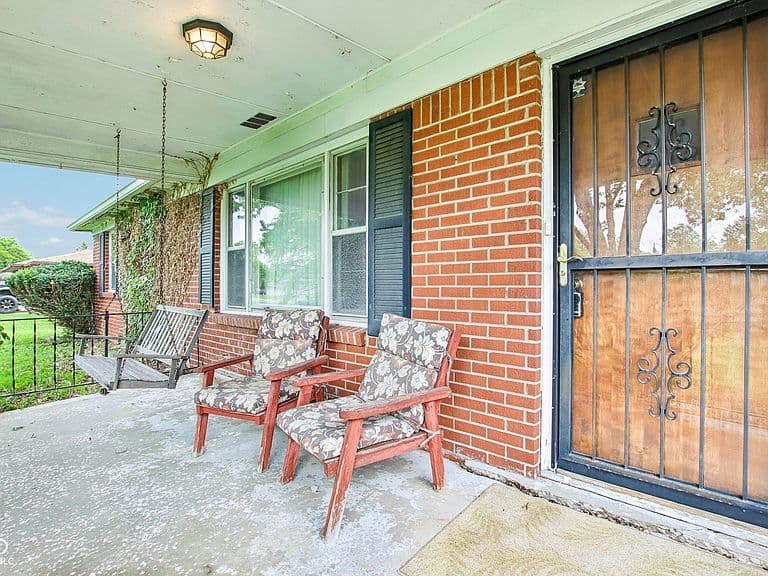 Listing photo 4