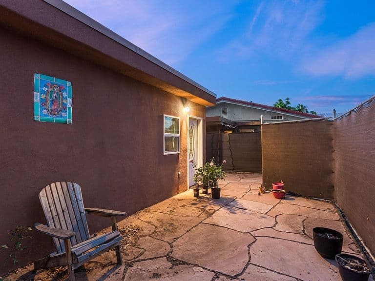 Listing photo 4