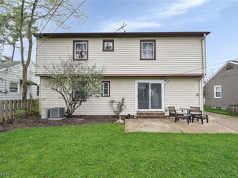 Listing photo 5