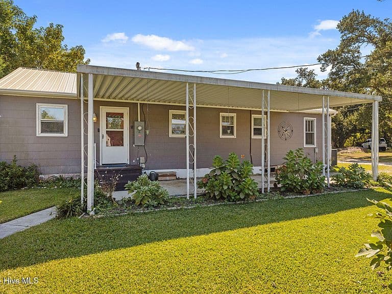 Listing photo 4
