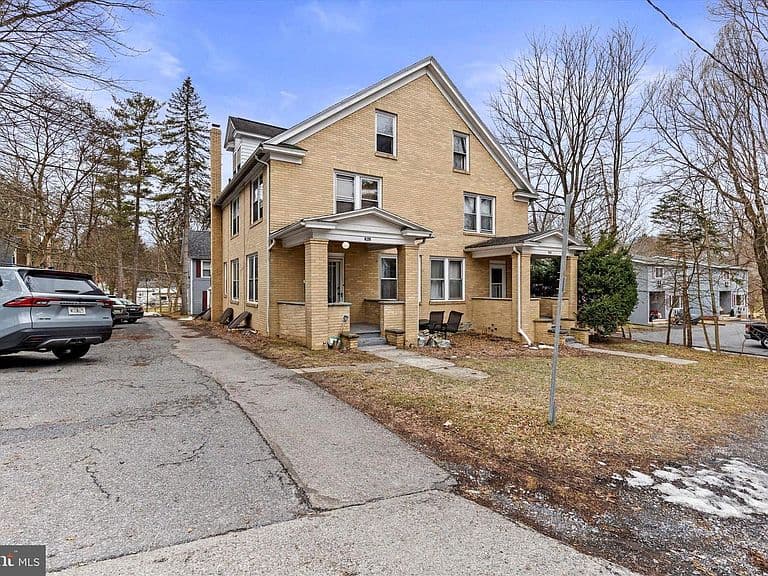 Listing photo 3