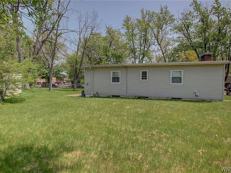 Listing photo 4