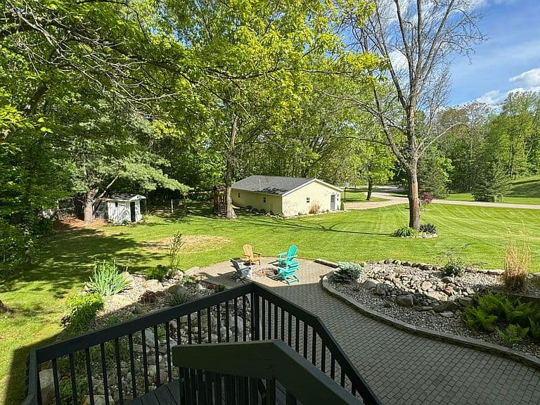 Listing photo 5