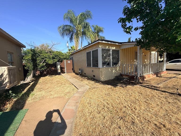Listing photo 3