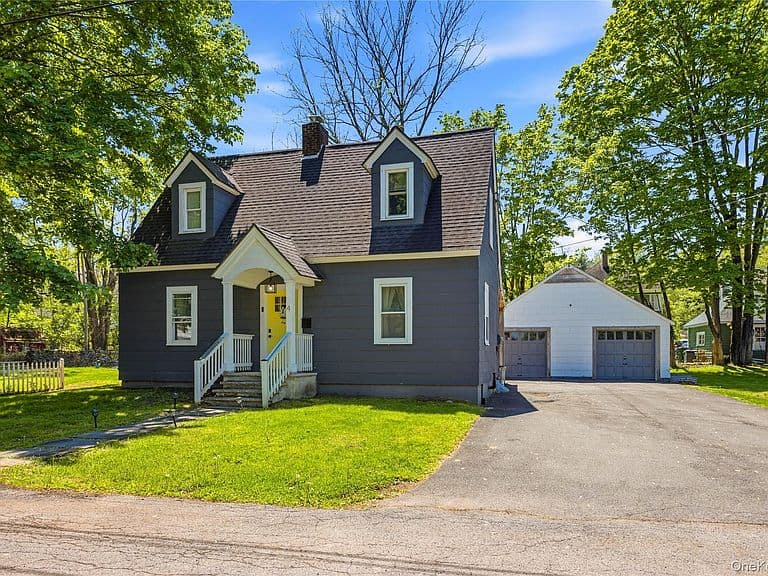 Listing photo 2