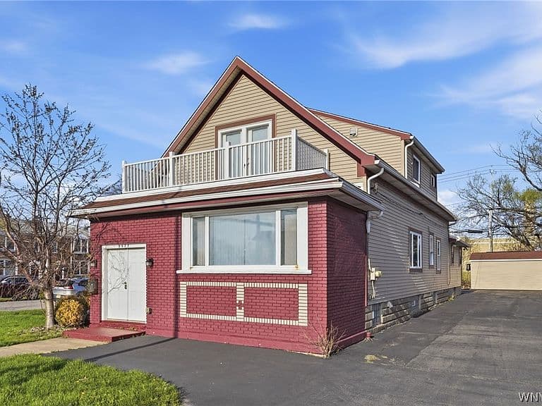 Listing photo 3