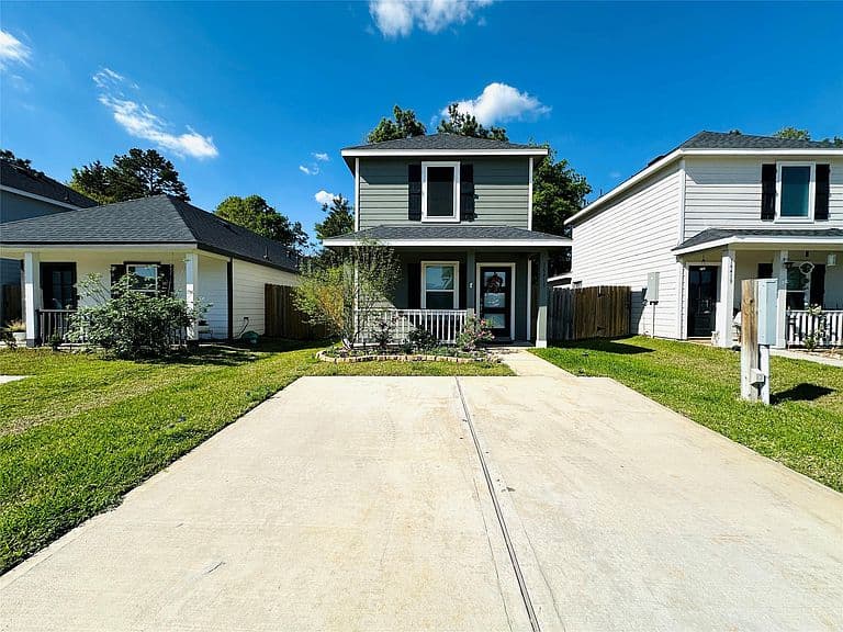 Listing photo 2