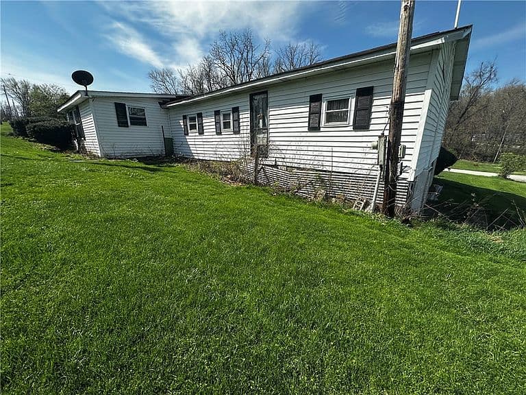 Listing photo 3