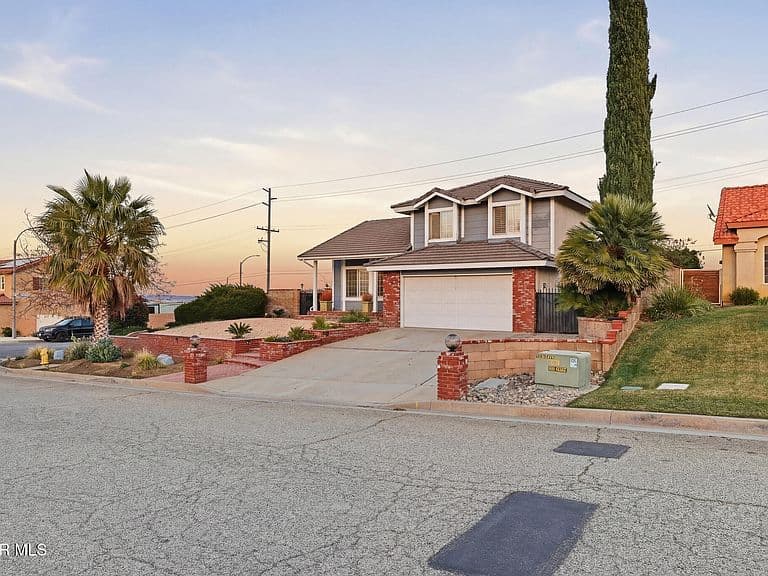 Listing photo 4