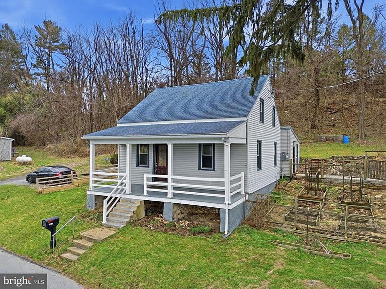 Listing photo 3