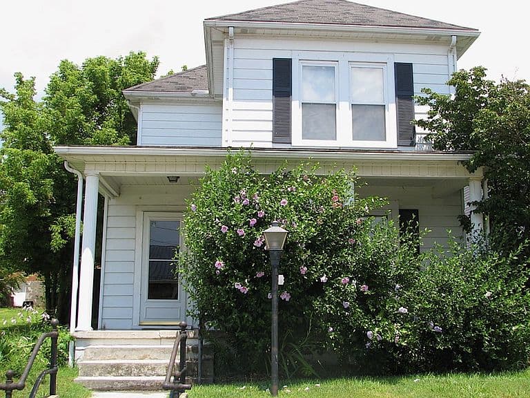 Listing photo 5