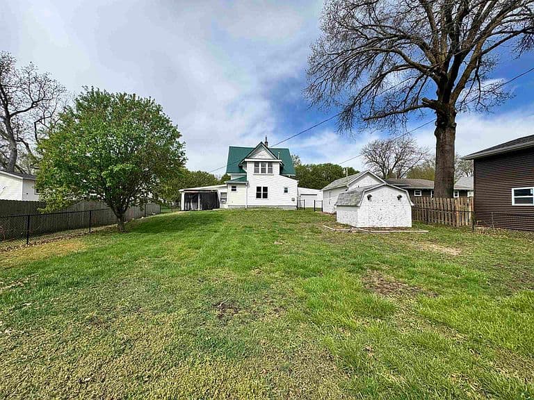 Listing photo 5