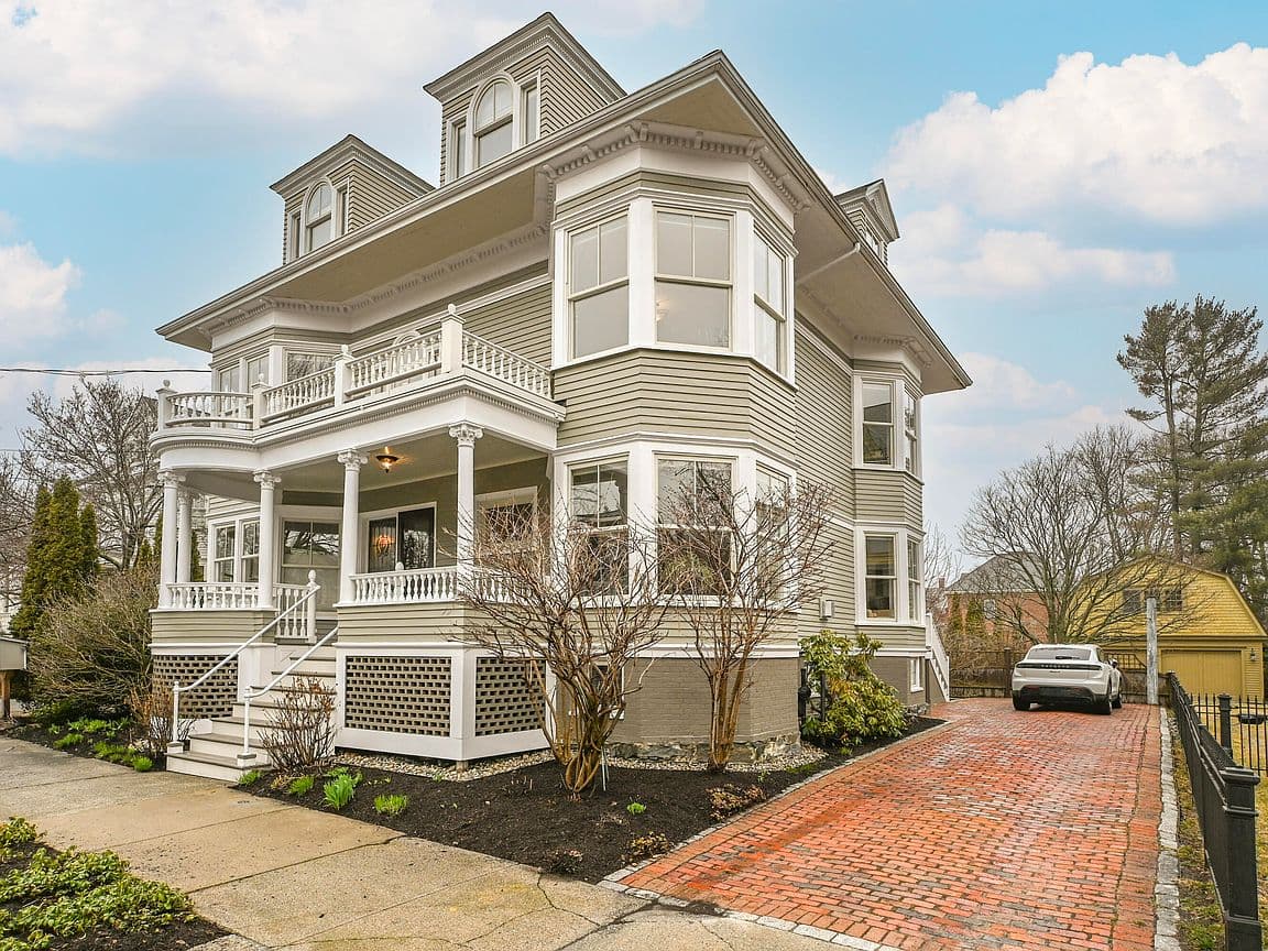 Primary listing photo