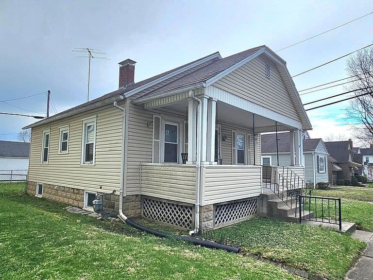 Listing photo 2