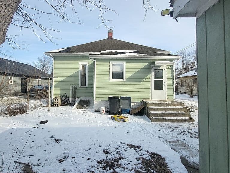 Listing photo 5
