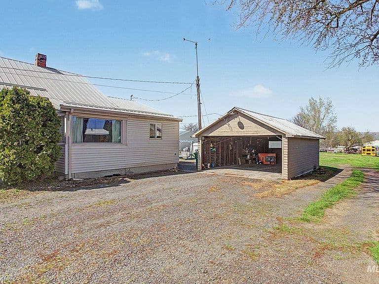 Listing photo 5