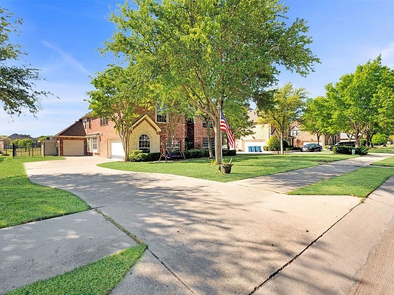 Listing photo 3