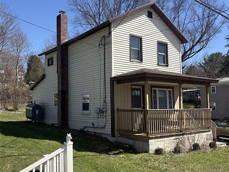 Listing photo 2