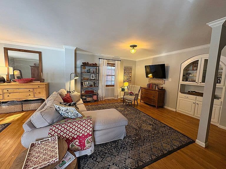 Listing photo 5