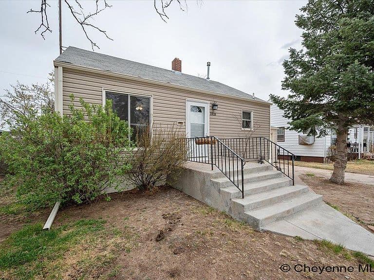 Listing photo 2