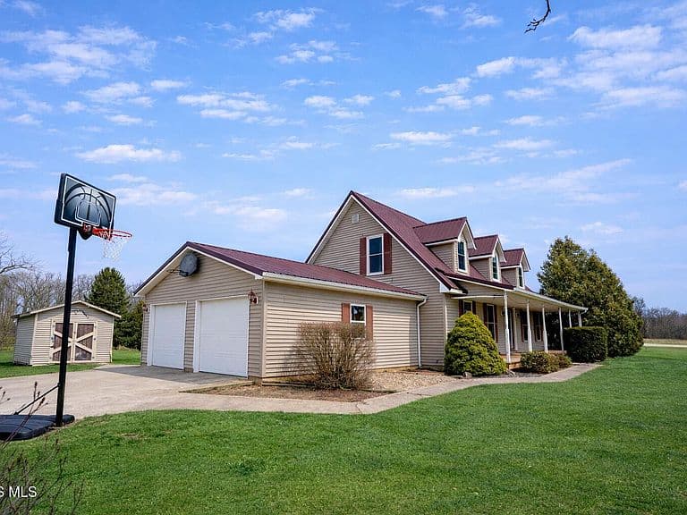 Listing photo 4