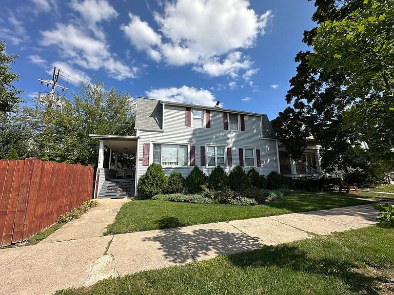 Listing photo 5