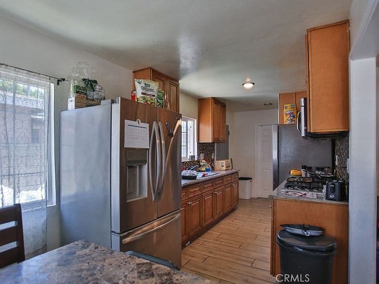 Listing photo 5