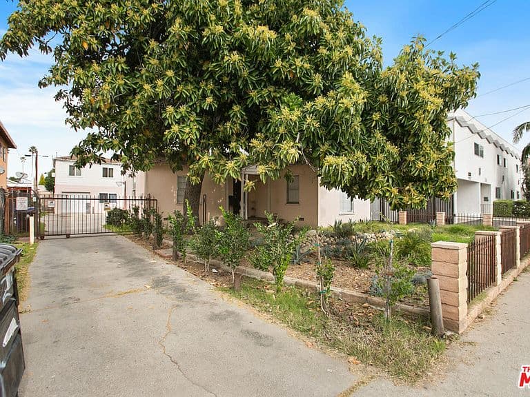 Listing photo 3