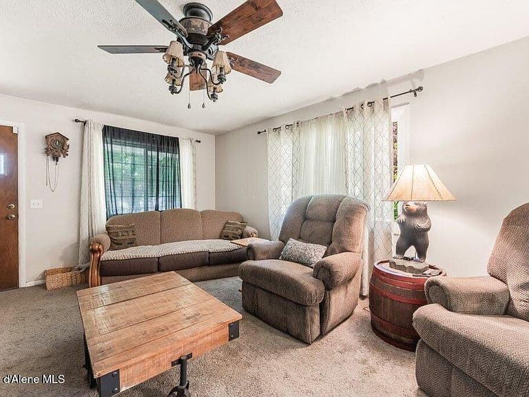 Listing photo 5