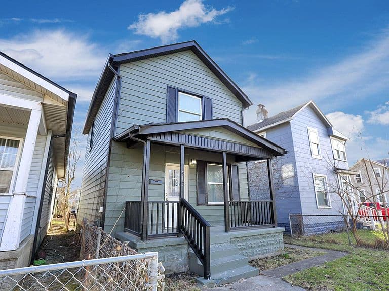 Listing photo 3