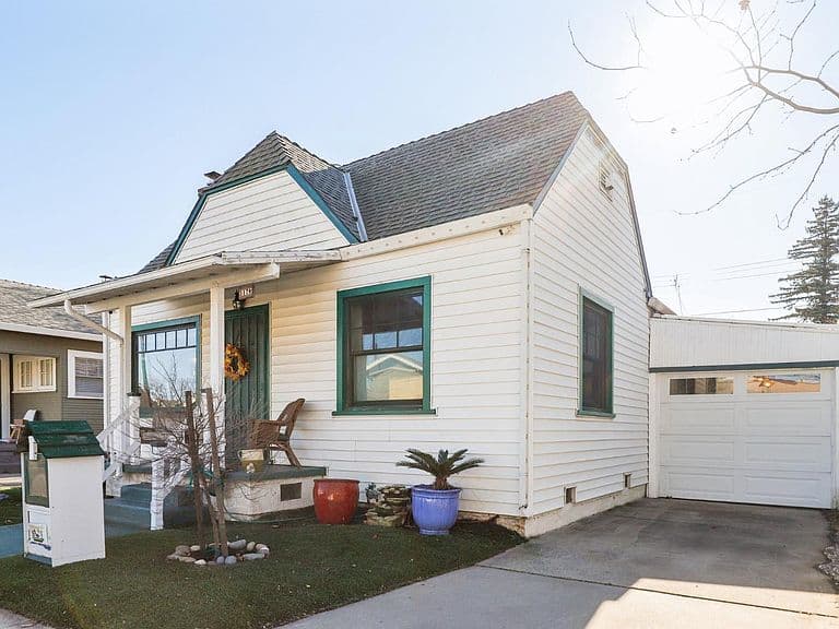 Listing photo 2
