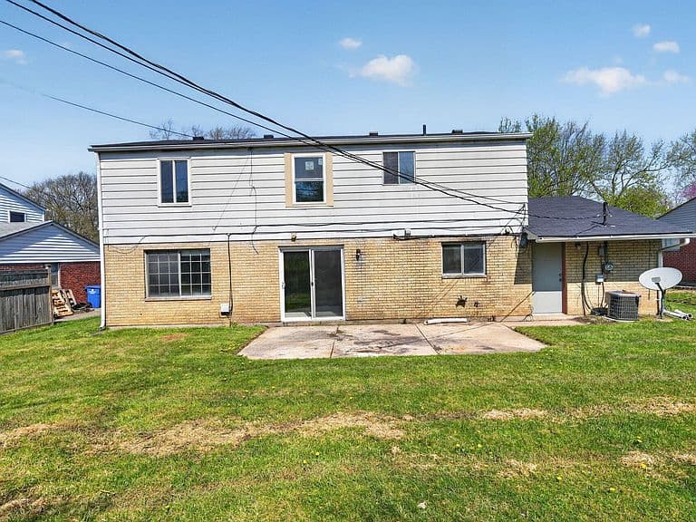 Listing photo 3