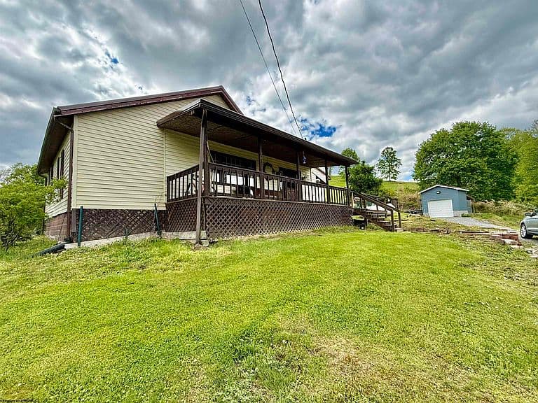 Listing photo 2