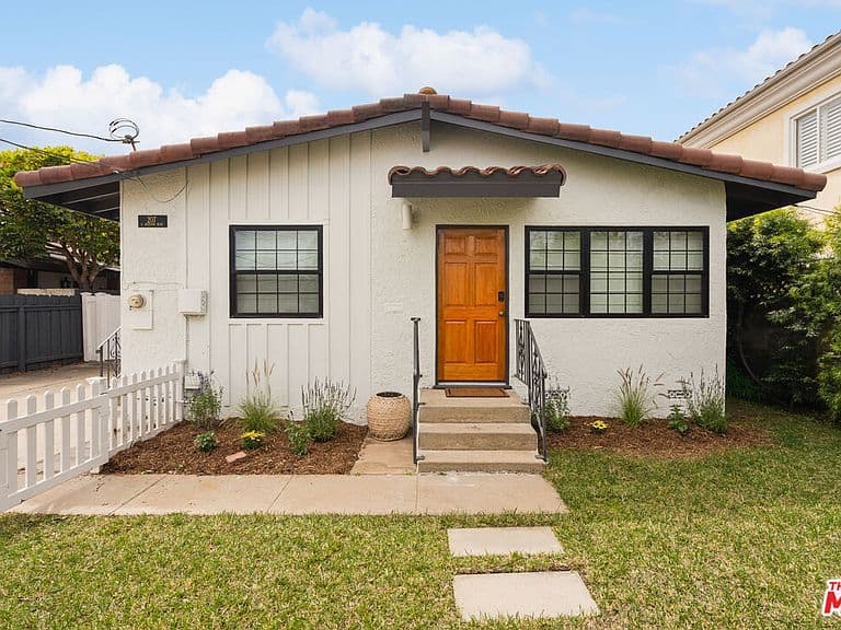 Listing photo 3