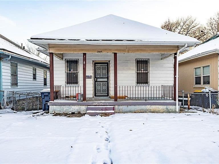 Listing photo 3