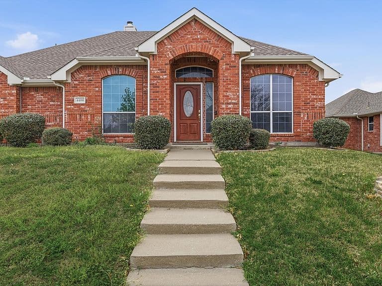 Listing photo 4