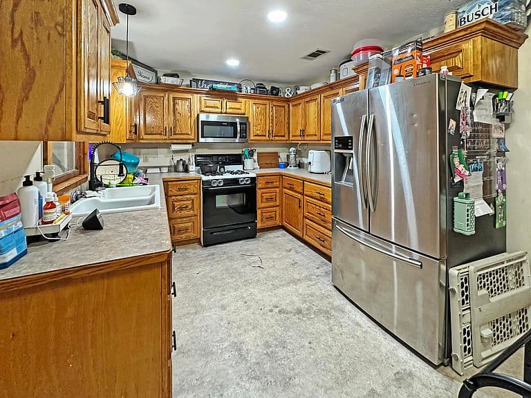 Listing photo 5