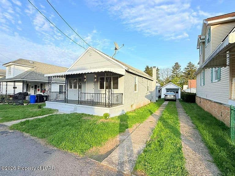 Listing photo 2