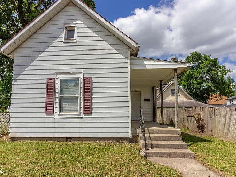 Listing photo 2