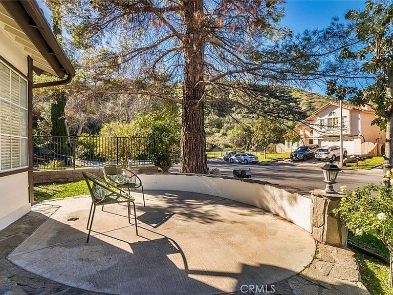 Listing photo 5