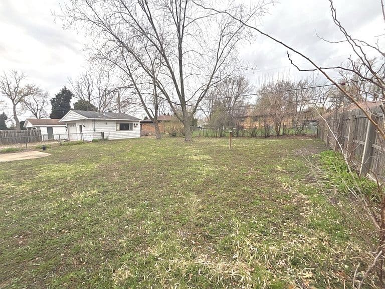 Listing photo 5